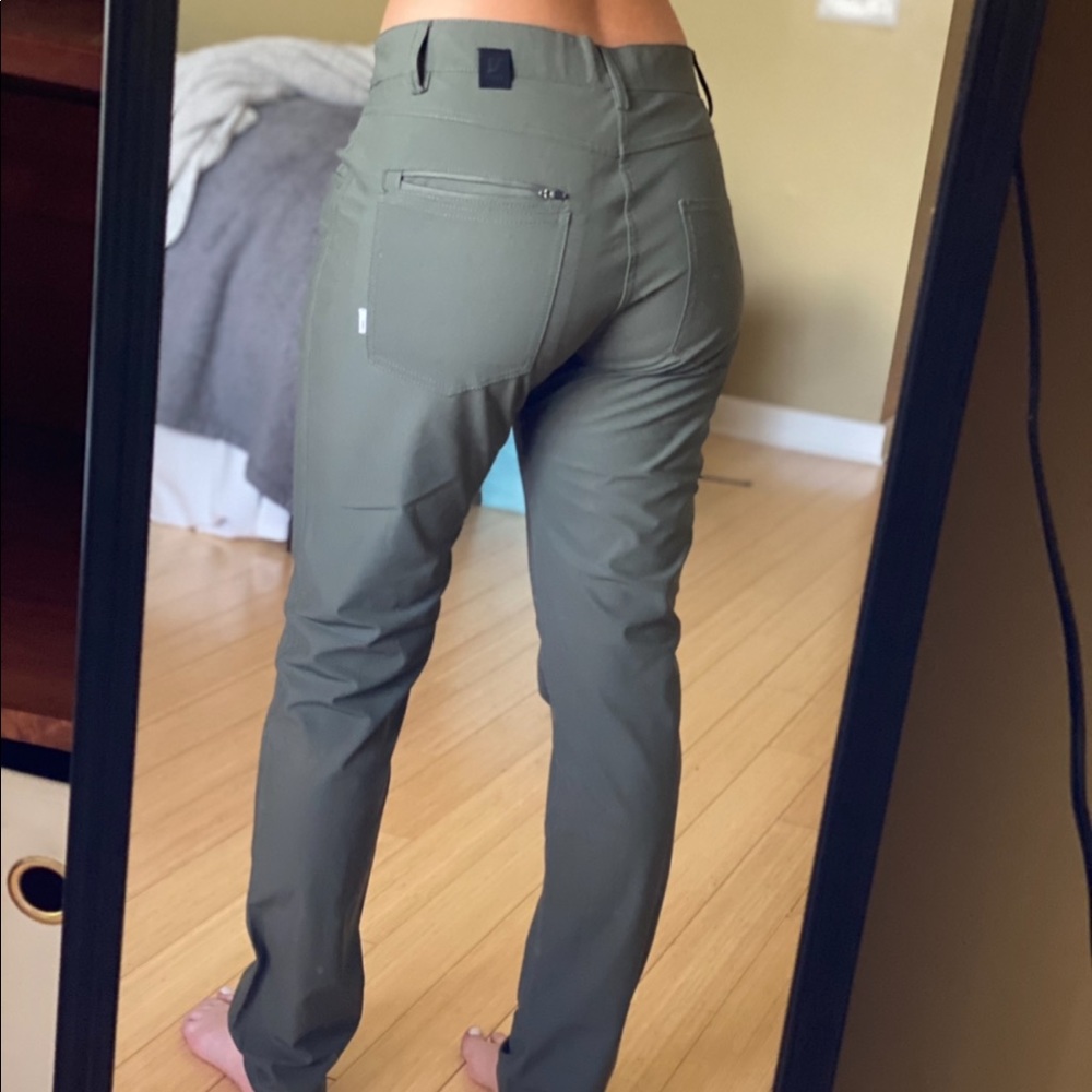 NWOT Vuori Meta Pant - Men’s 30 Dark Green
